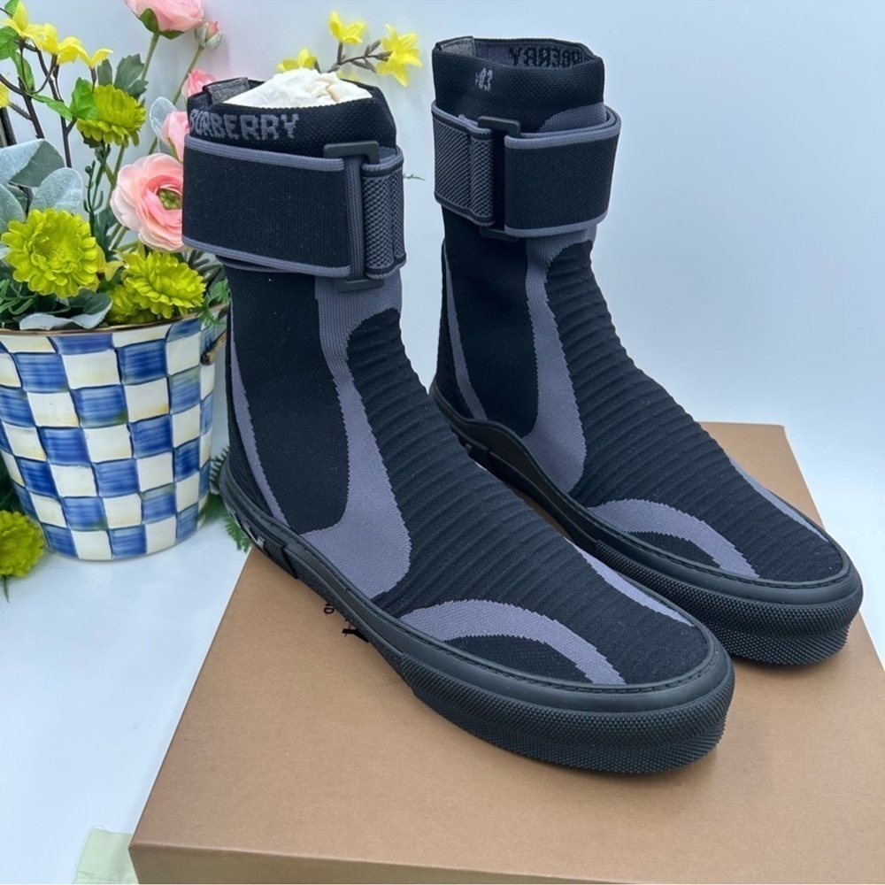 Men’s Burberry Black and Gray knitted sub High-Top sock Sneakers. Size 46.